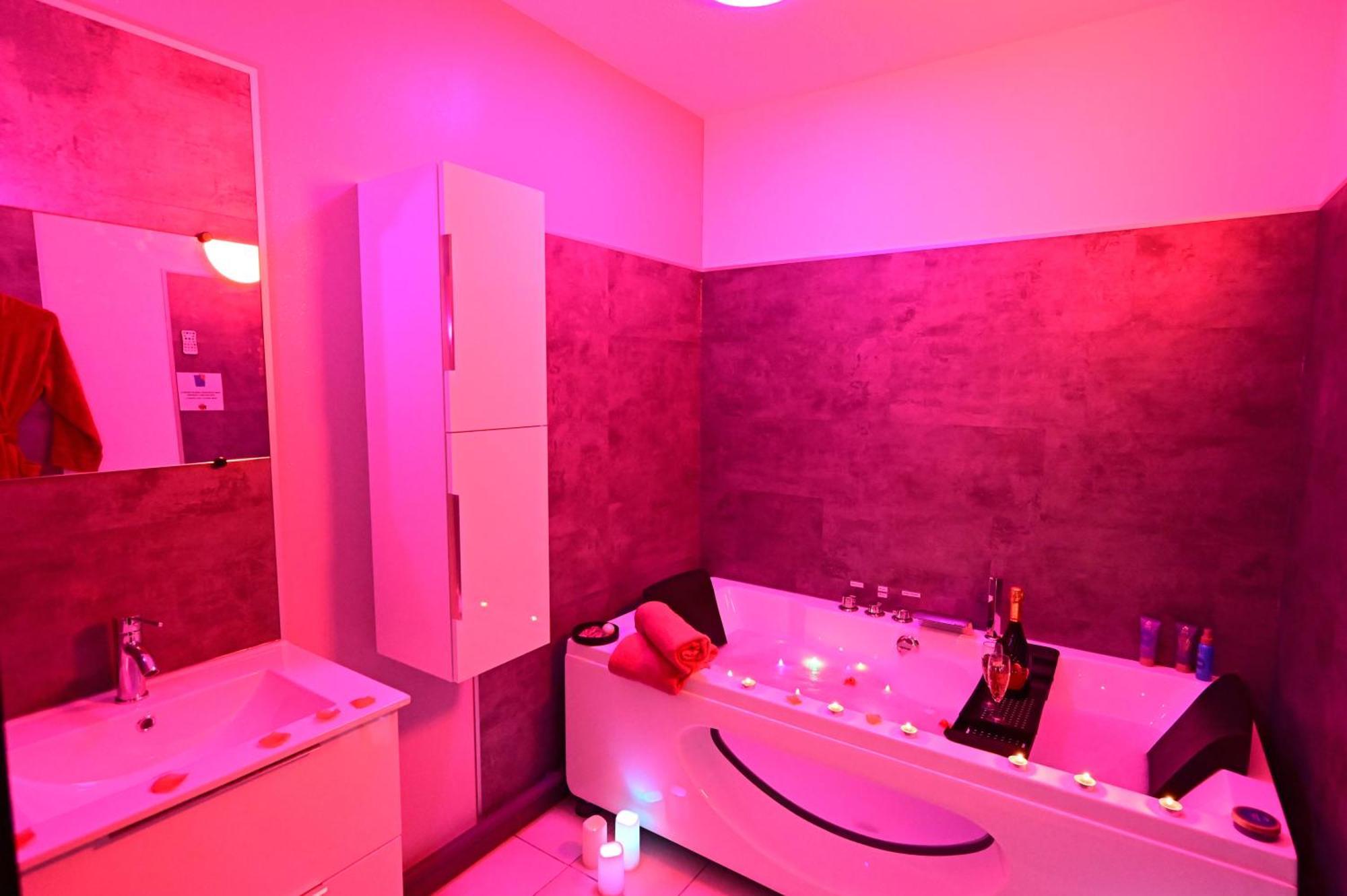 Love Room A Deux Pas De L'Ocean Avec Hammam, Sauna Et Bain A 2 :-) Biscarrosse Ngoại thất bức ảnh