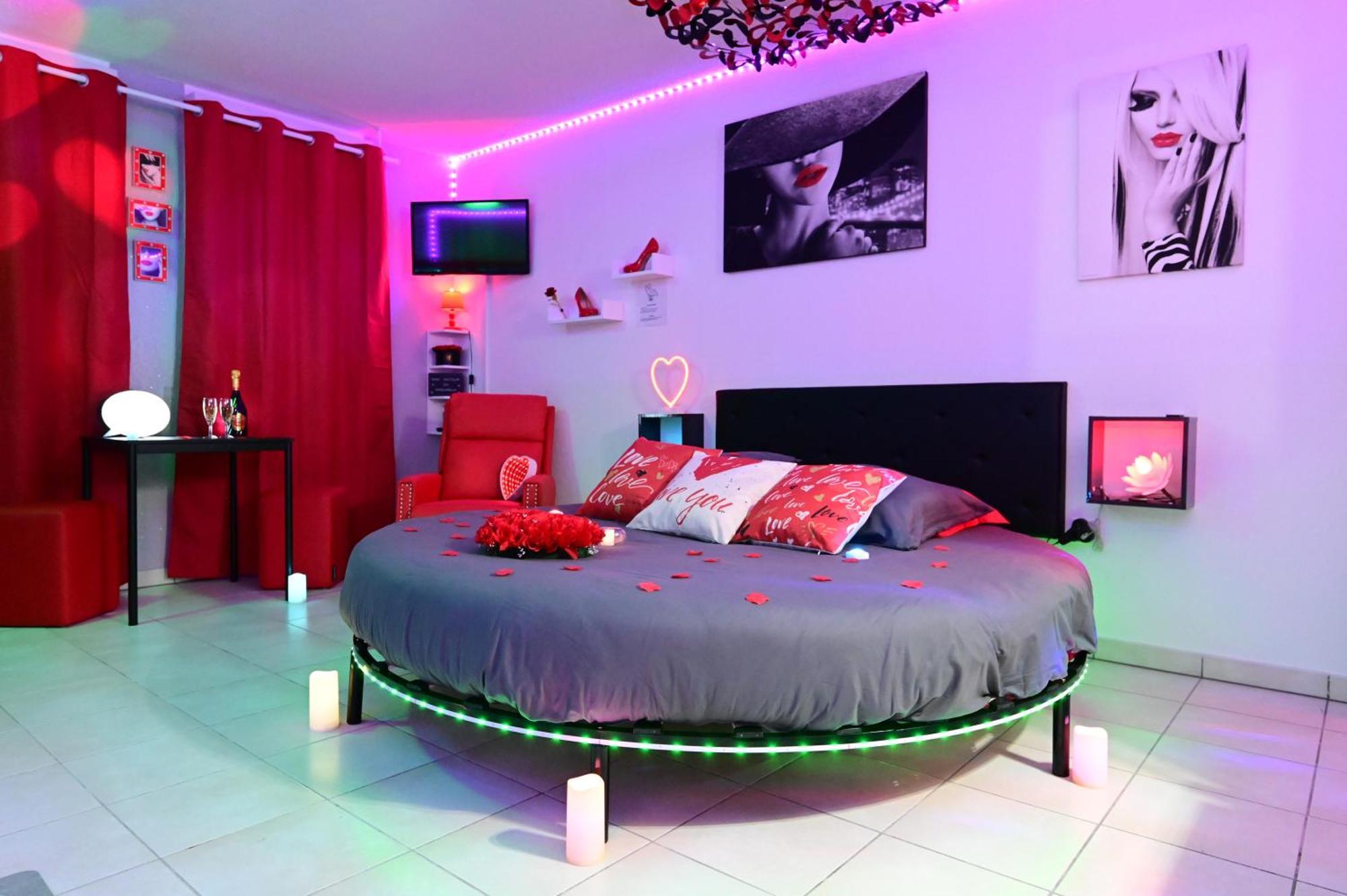 Love Room A Deux Pas De L'Ocean Avec Hammam, Sauna Et Bain A 2 :-) Biscarrosse Ngoại thất bức ảnh