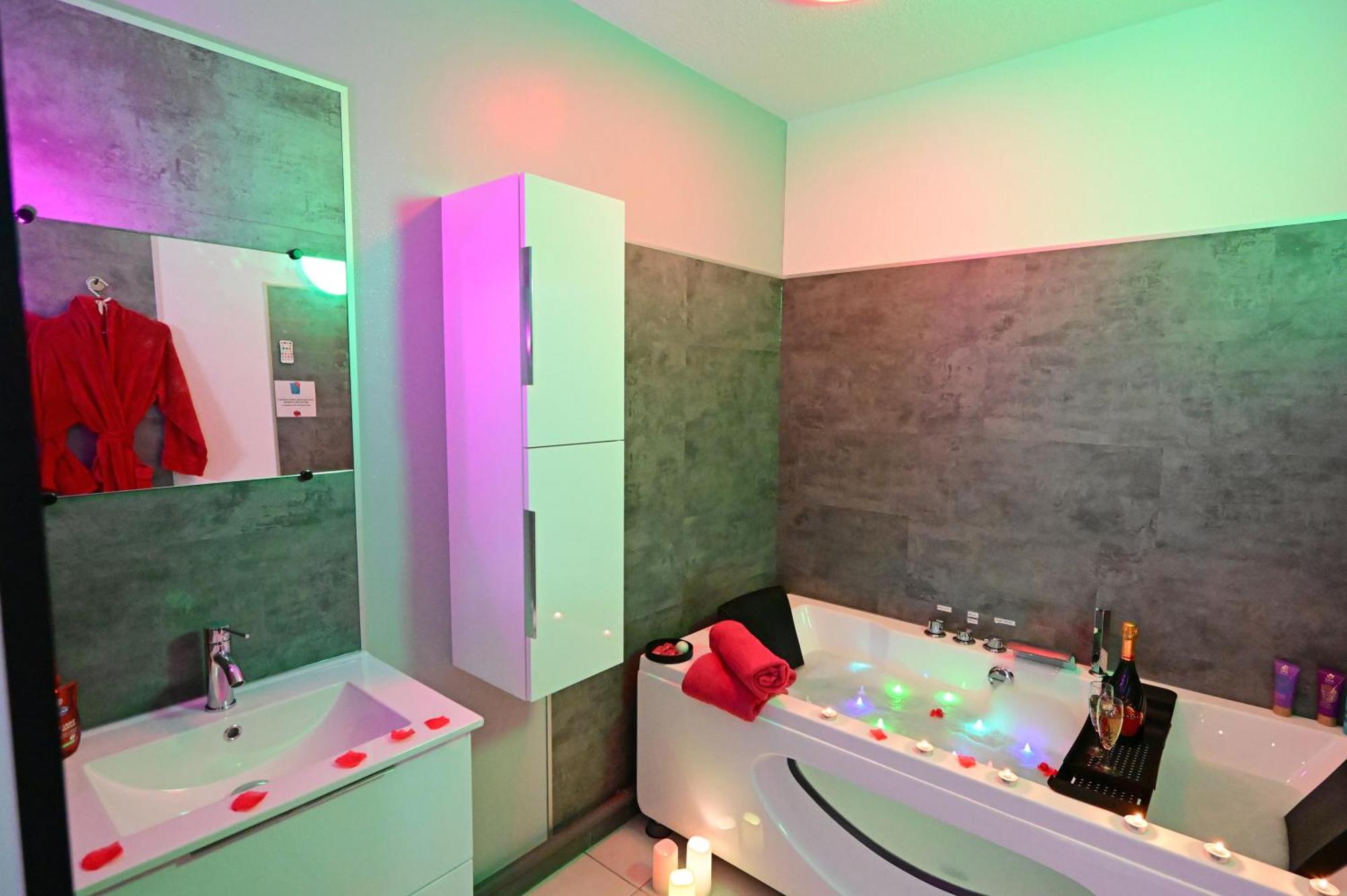 Love Room A Deux Pas De L'Ocean Avec Hammam, Sauna Et Bain A 2 :-) Biscarrosse Ngoại thất bức ảnh