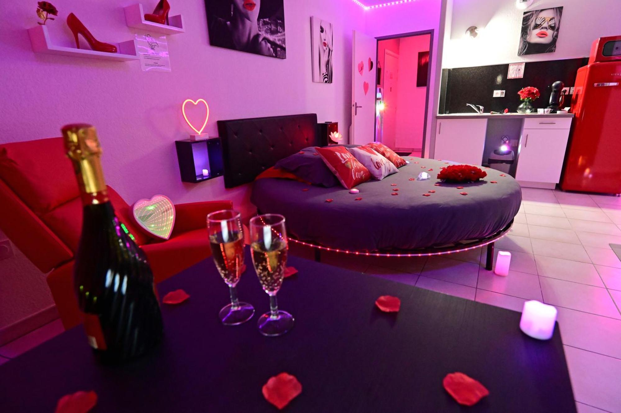 Love Room A Deux Pas De L'Ocean Avec Hammam, Sauna Et Bain A 2 :-) Biscarrosse Ngoại thất bức ảnh