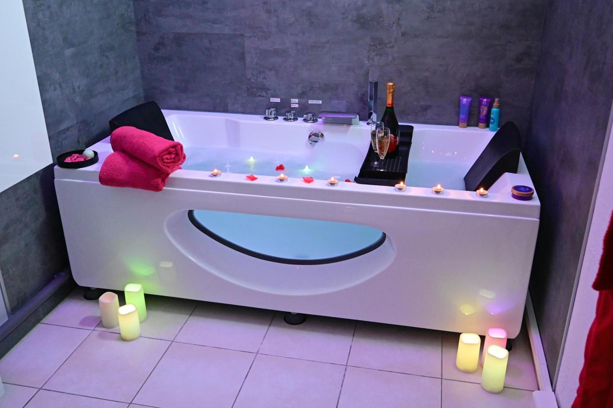Love Room A Deux Pas De L'Ocean Avec Hammam, Sauna Et Bain A 2 :-) Biscarrosse Ngoại thất bức ảnh