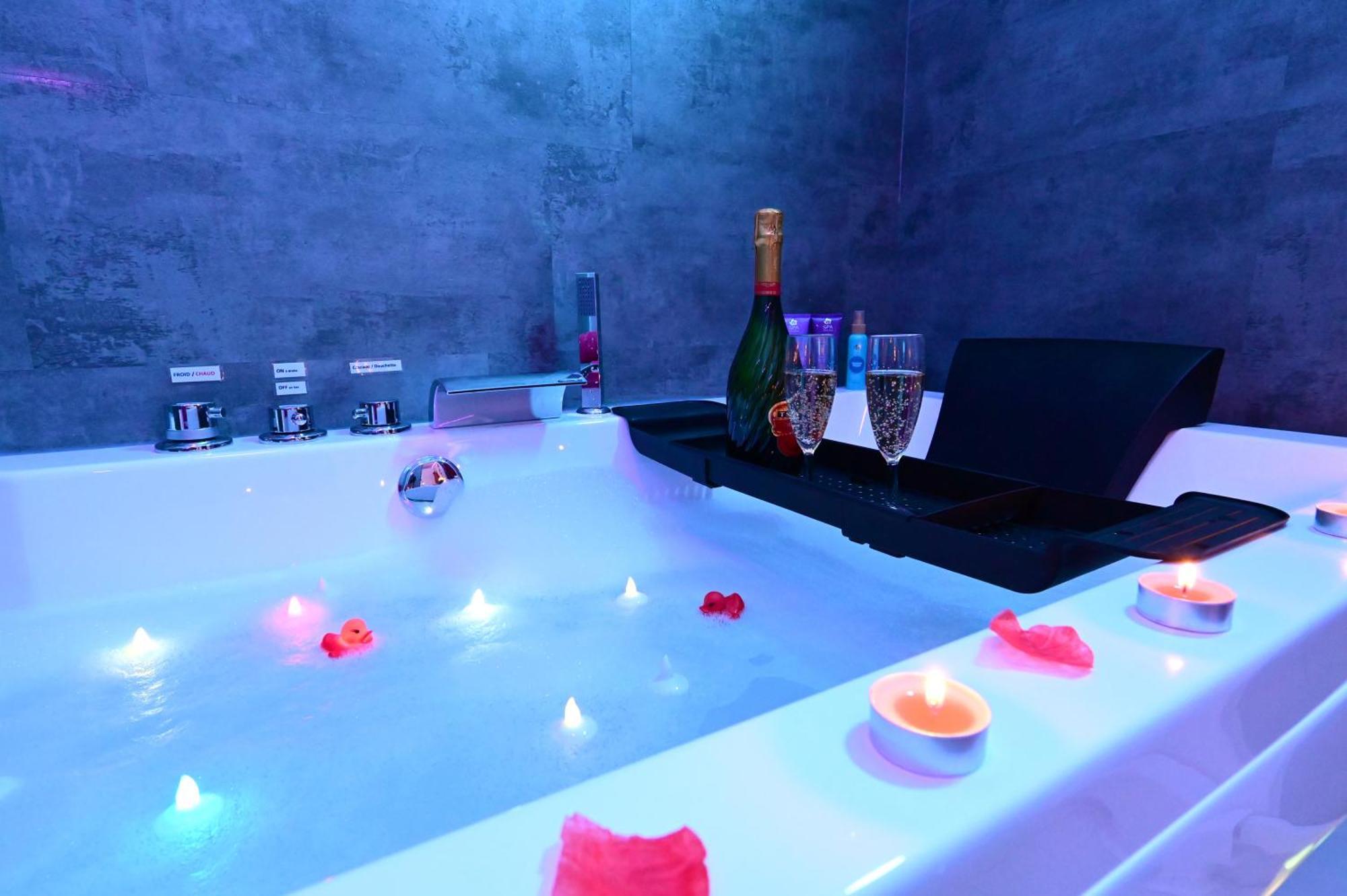 Love Room A Deux Pas De L'Ocean Avec Hammam, Sauna Et Bain A 2 :-) Biscarrosse Ngoại thất bức ảnh
