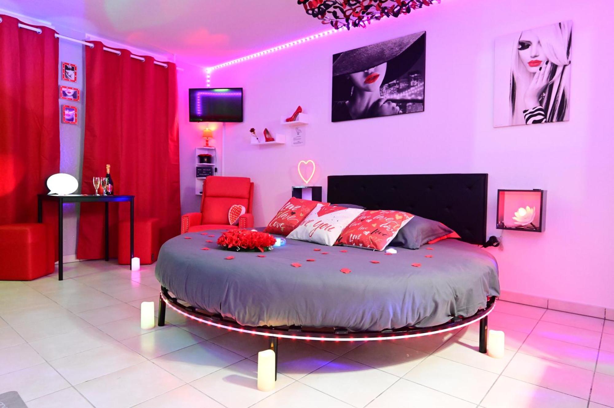 Love Room A Deux Pas De L'Ocean Avec Hammam, Sauna Et Bain A 2 :-) Biscarrosse Ngoại thất bức ảnh