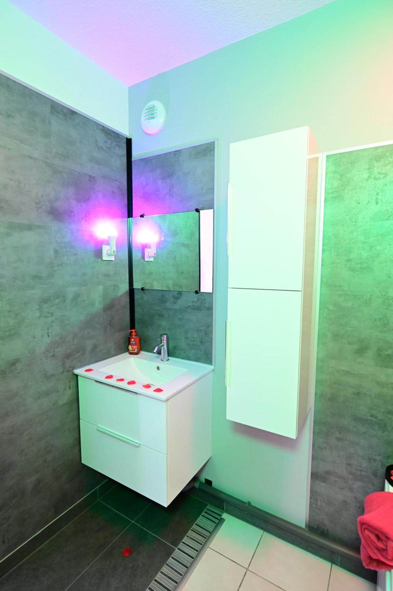 Love Room A Deux Pas De L'Ocean Avec Hammam, Sauna Et Bain A 2 :-) Biscarrosse Ngoại thất bức ảnh